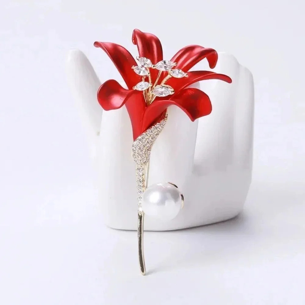 VQ Flower Brooch - Picture 3 of 7